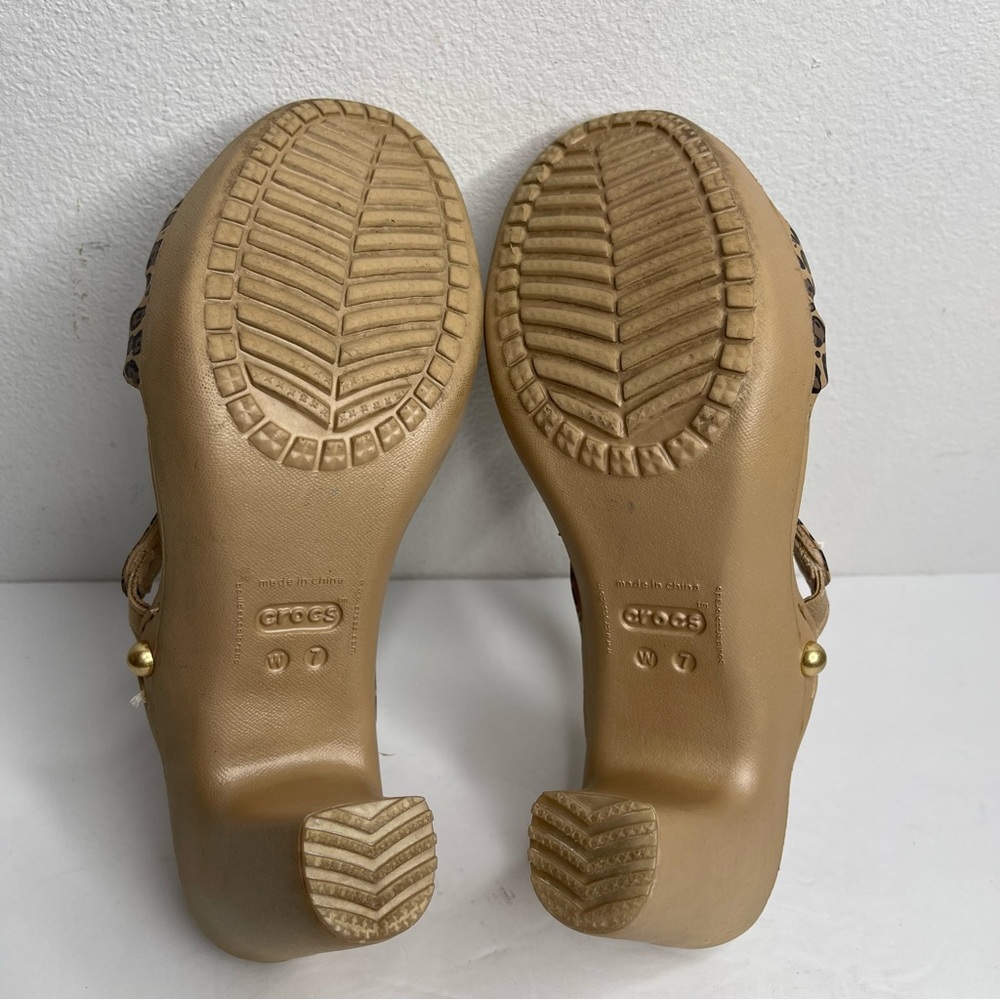 Crocs Cyprus IV Leopard Animal Print Heel Sandals Size 7 Tan Brown Rare Comfort - Picture 10 of 15